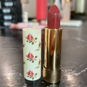 GUCCI
Rouge à Lèvres Voile Sheer Lipstick